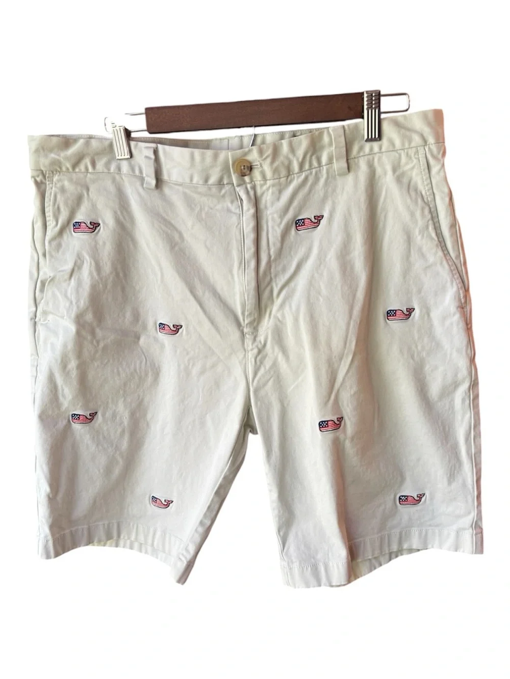 Vineyard Vines Men’s 36 Flag Whale Embroidered Breaker Shorts Khaki 9”